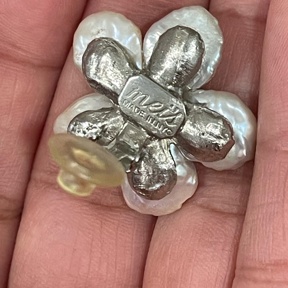 Mei's New York Keshi Pearl Flower Earrings - Picture 2 of 7